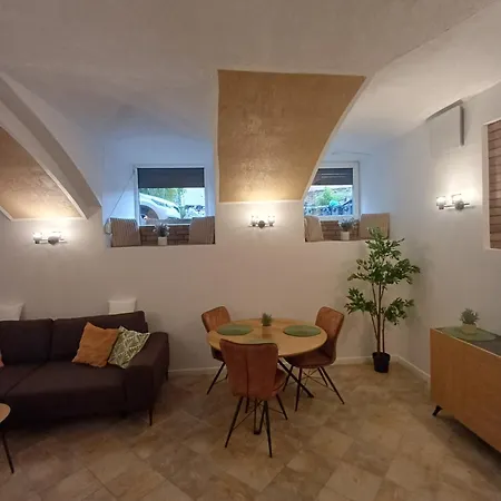 Flowers Appartments 公寓