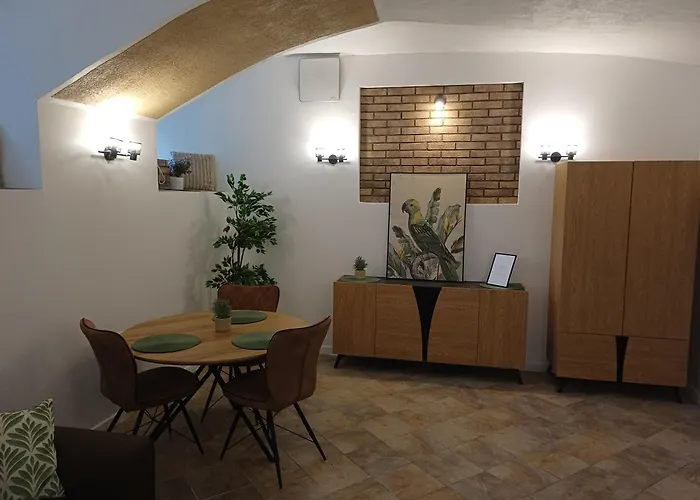 Flowers Appartments アパート